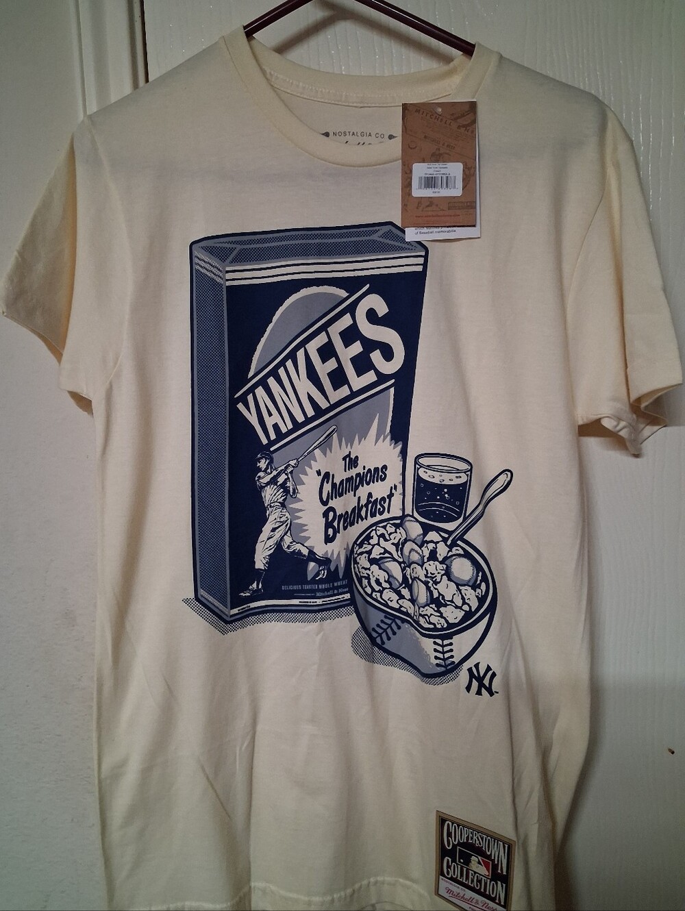 Mitchell & Ness Nostalgia co Shirt Mens. Size: S White Yankees Cereal Box